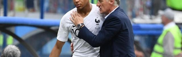 九游体育官网-德尚：姆巴佩配得上拿金球 有些记者投票离谱