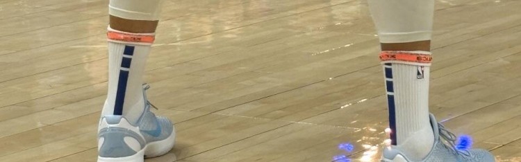 梦幻联动~库里今天上脚科比6战靴 配色为凯特琳·克拉克专属